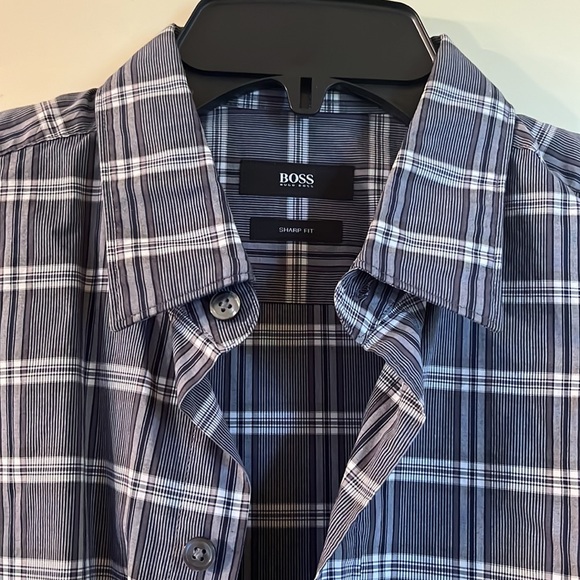 Hugo boss sharp, fit casual button down - Picture 2 of 5